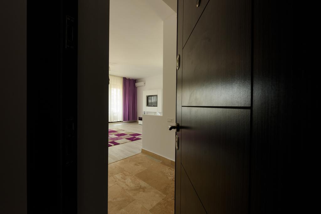 דירות Năvodari Purple Sun מראה חיצוני תמונה